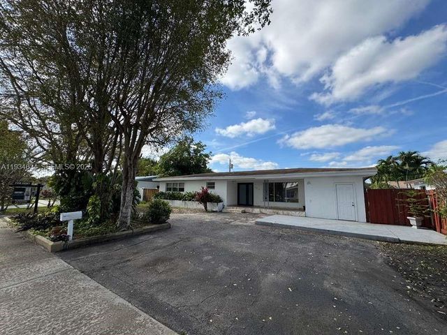 19410 NE 19th Ave, Miami, FL 33179