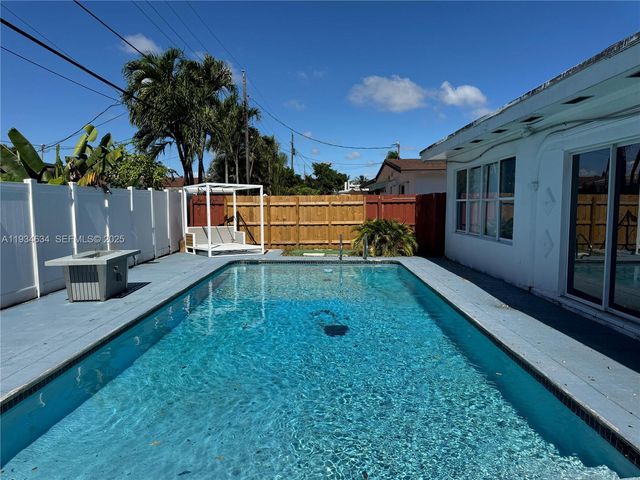 19410 NE 19th Ave, Miami, FL 33179