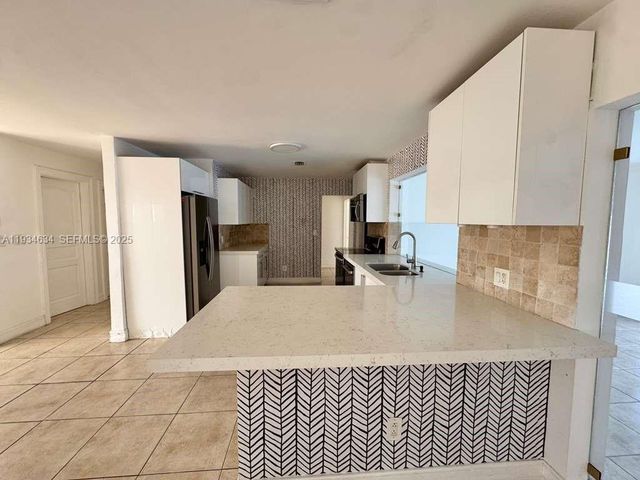 19410 NE 19th Ave, Miami, FL 33179