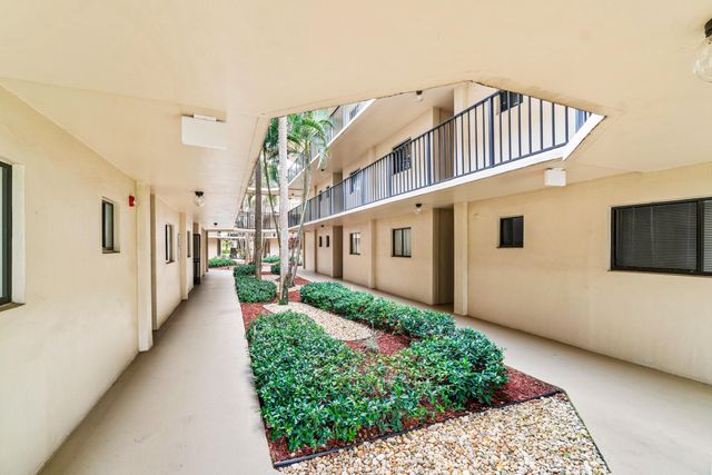 5370 LAS VERDES Circle 209, Delray Beach, FL 33484