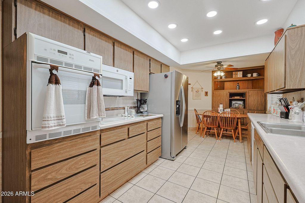 10305 W LOMA BLANCA Drive, Sun City, AZ 85351 — photo 2
