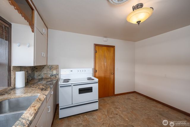 1134 SW C Street, Ephrata, WA 98823