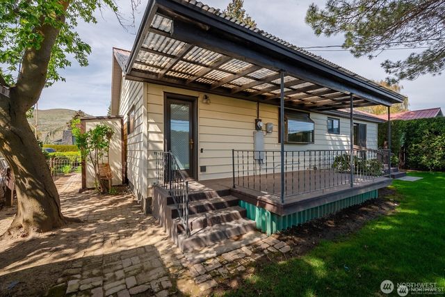 1134 SW C Street, Ephrata, WA 98823