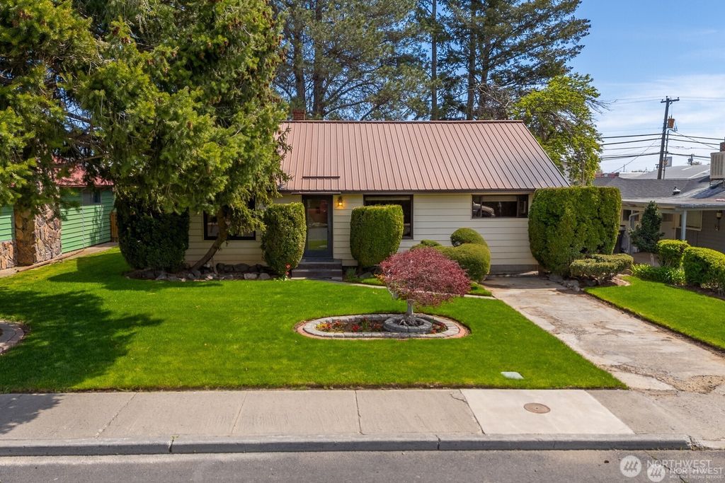 1134 SW C Street, Ephrata, WA 98823