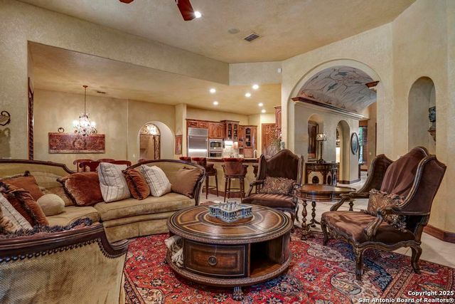 7 E Park Mountain, San Antonio, TX 78255