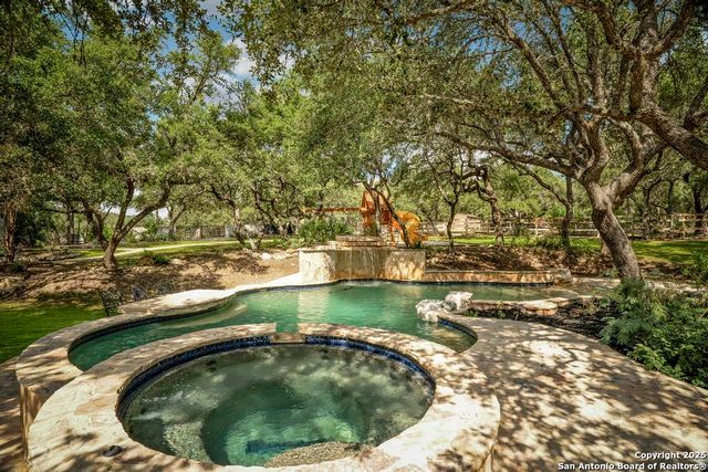 7 E Park Mountain, San Antonio, TX 78255