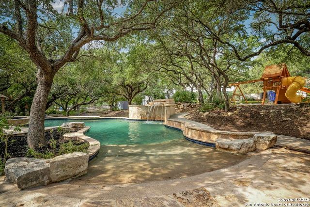 7 E Park Mountain, San Antonio, TX 78255