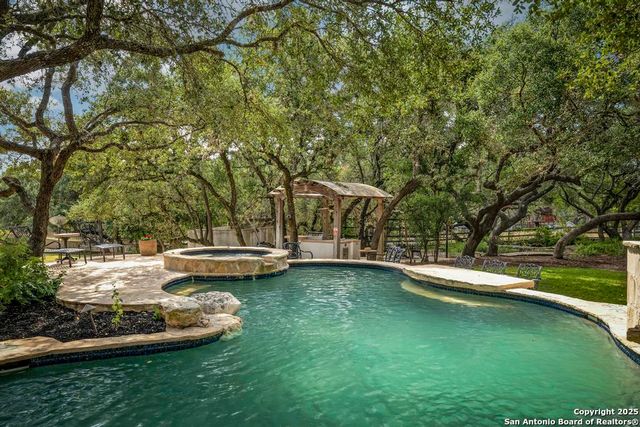 7 E Park Mountain, San Antonio, TX 78255