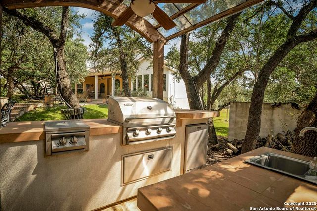 7 E Park Mountain, San Antonio, TX 78255