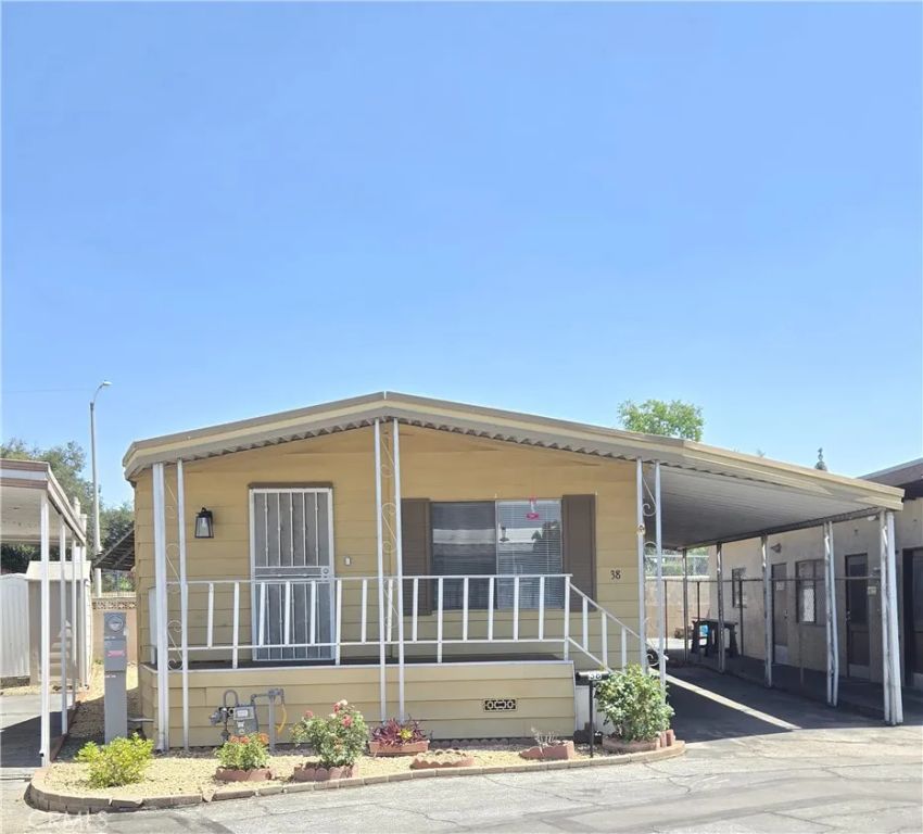 840 E Foothill blvd East 38, Azusa, CA 91702