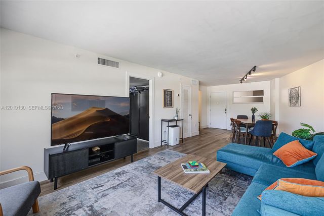 1881 Washington Ave 4B, Miami Beach, FL 33139