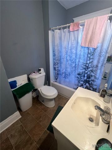 28 Briggs Avenue, Buffalo, NY 14207