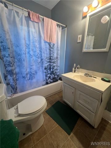 28 Briggs Avenue, Buffalo, NY 14207