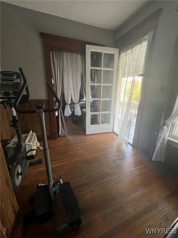 28 Briggs Avenue, Buffalo, NY 14207