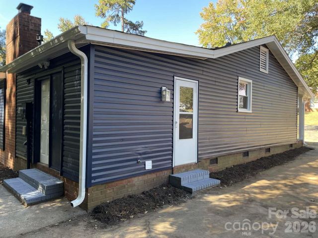 6134 Mayridge Drive, Charlotte, NC 28215