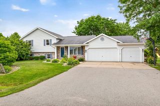 W2433 HICKORY PARK DRIVE, Appleton, WI 54915
