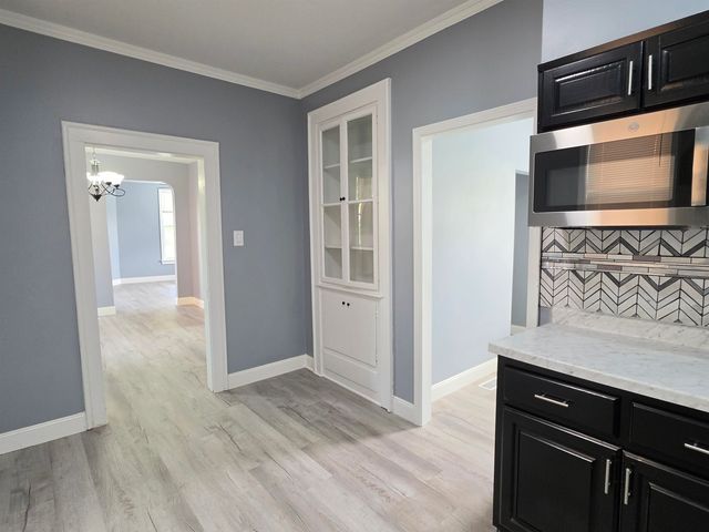 2716 Hoagland Avenue, Fort Wayne, IN 46807