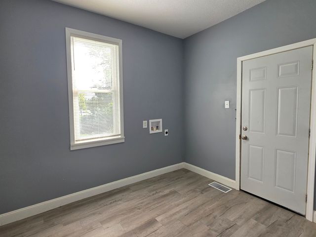 2716 Hoagland Avenue, Fort Wayne, IN 46807