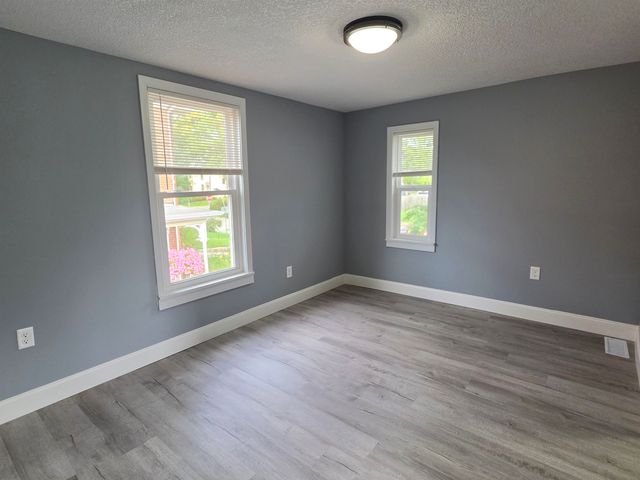 2716 Hoagland Avenue, Fort Wayne, IN 46807