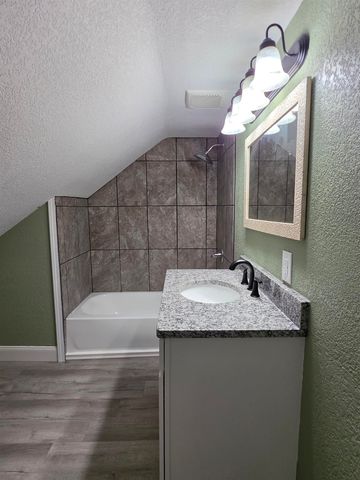 2716 Hoagland Avenue, Fort Wayne, IN 46807