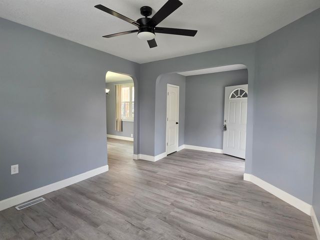 2716 Hoagland Avenue, Fort Wayne, IN 46807