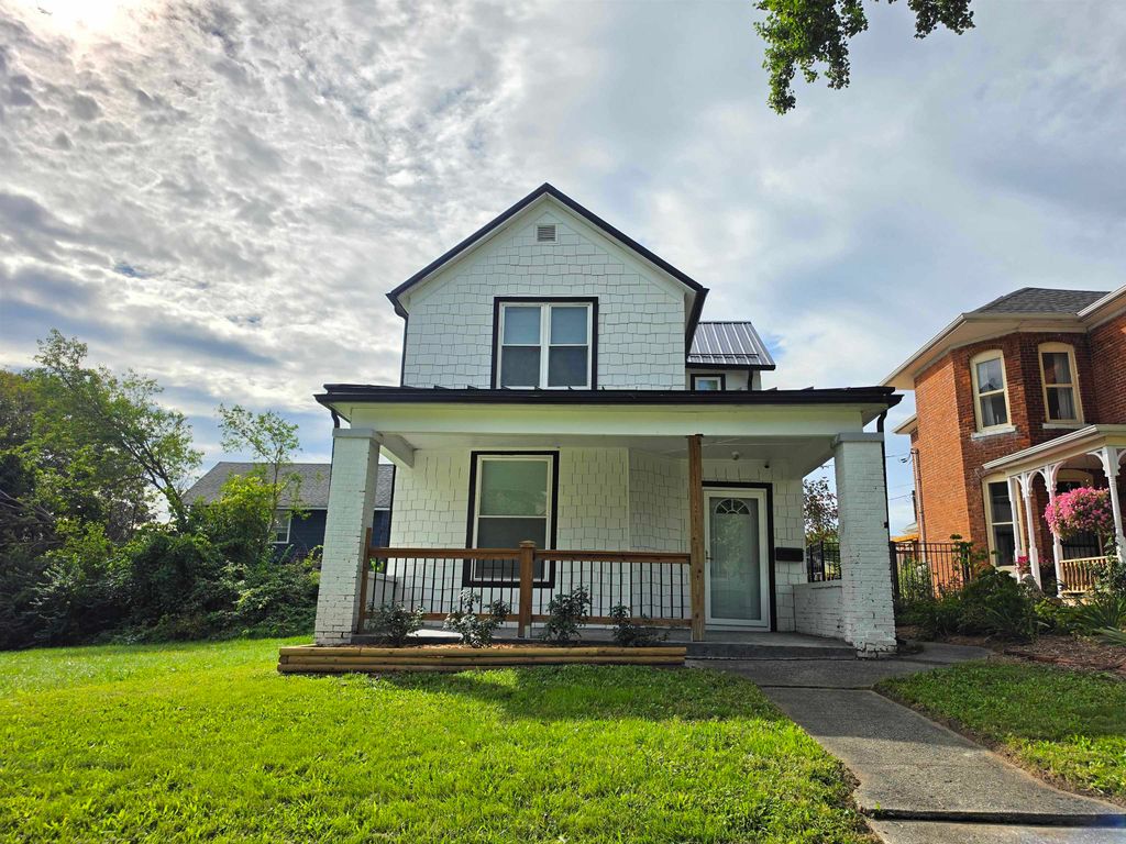 2716 Hoagland Avenue, Fort Wayne, IN 46807