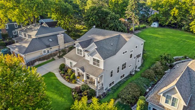1409 E Harrison Avenue, Wheaton, IL 60187