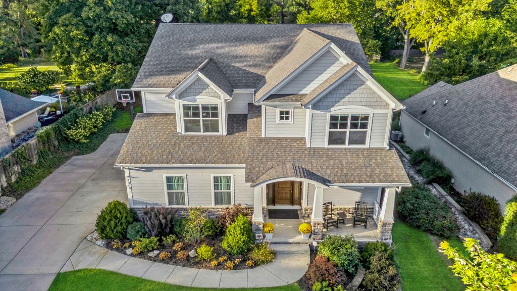 1409 E Harrison Avenue, Wheaton, IL 60187