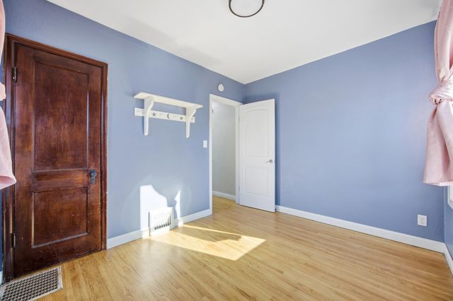 109 5th Avenue W, West Fargo, ND 58078