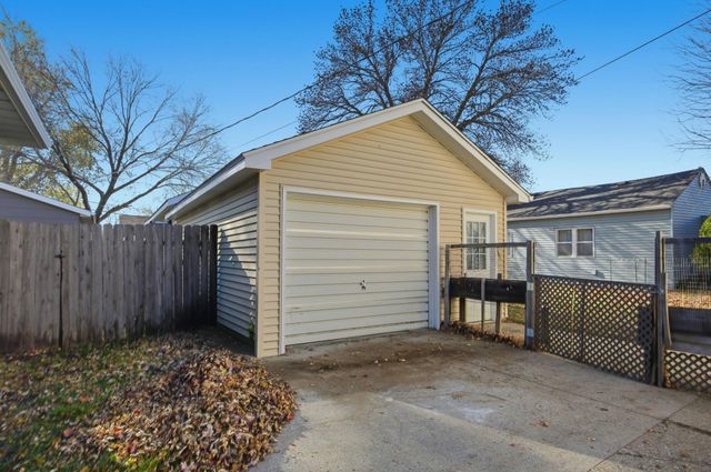 109 5th Avenue W, West Fargo, ND 58078