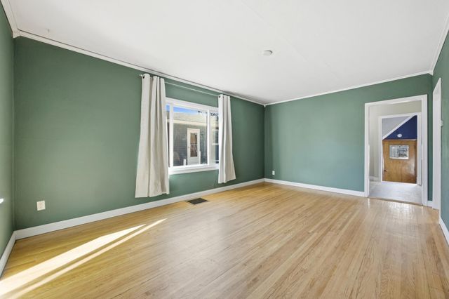 109 5th Avenue W, West Fargo, ND 58078