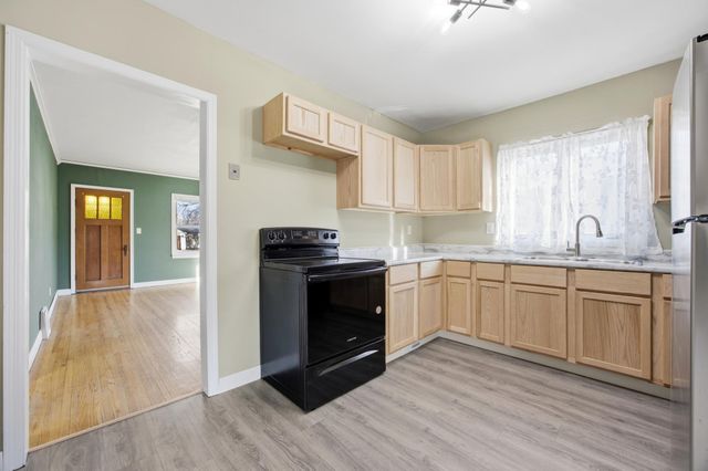 109 5th Avenue W, West Fargo, ND 58078