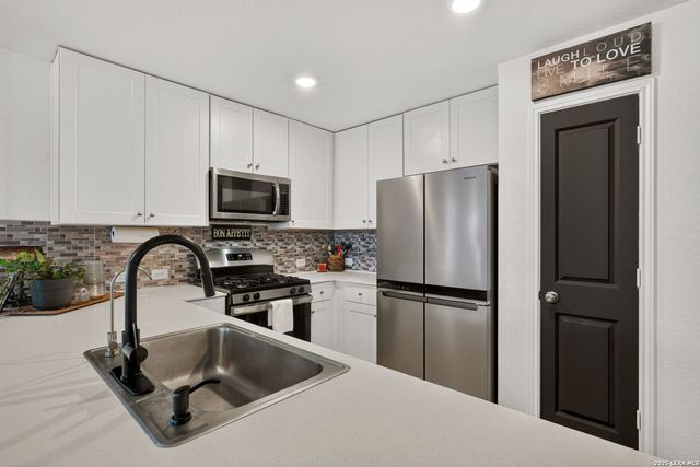 5933 COMPANION LOOP, Bulverde, TX 78163