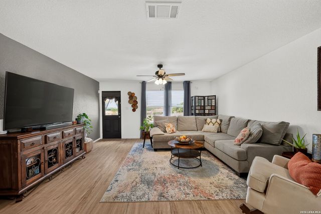 5933 COMPANION LOOP, Bulverde, TX 78163