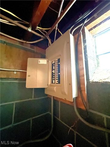 1860 Glenridge Road, Euclid, OH 44117