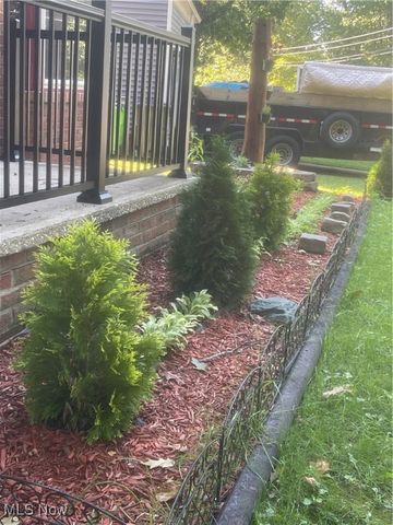 1860 Glenridge Road, Euclid, OH 44117