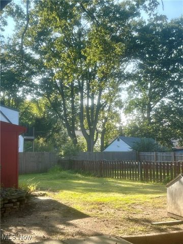 1860 Glenridge Road, Euclid, OH 44117