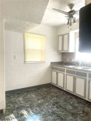 1860 Glenridge Road, Euclid, OH 44117