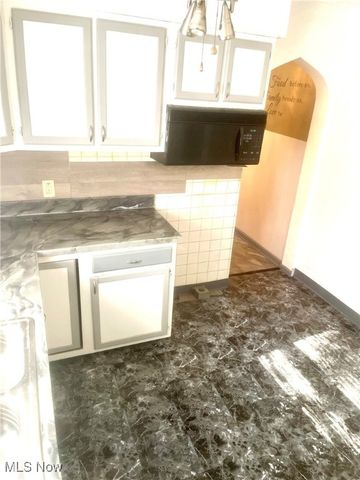 1860 Glenridge Road, Euclid, OH 44117