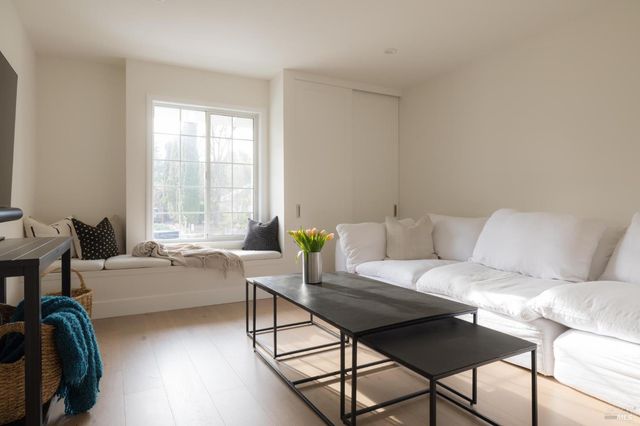 345 Francisco Dr, Sonoma, CA 95476