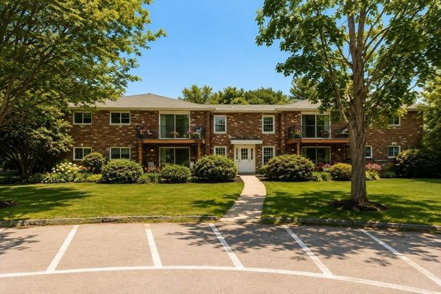 100 Fountain Ln 6, Weymouth, MA 02190