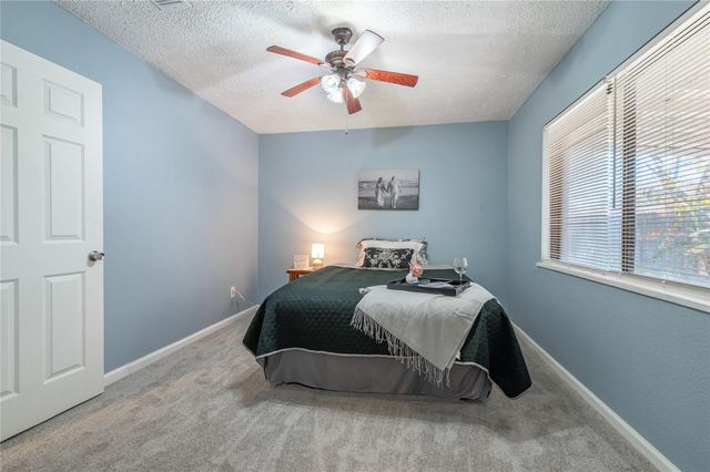 622 N 13th Street, La Porte, TX 77571