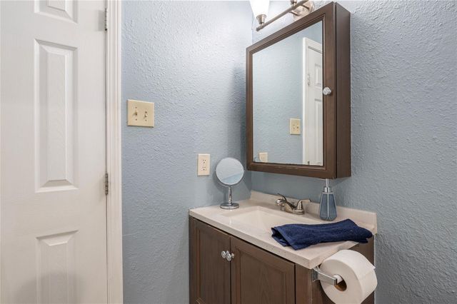 622 N 13th Street, La Porte, TX 77571