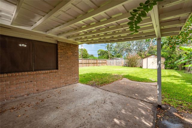 622 N 13th Street, La Porte, TX 77571