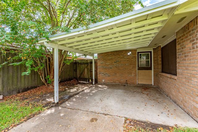 622 N 13th Street, La Porte, TX 77571