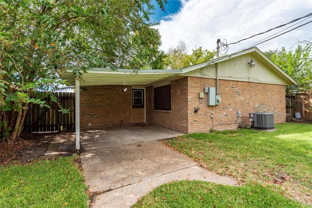 622 N 13th Street, La Porte, TX 77571