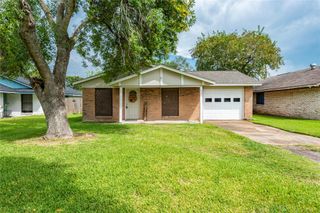 622 N 13th Street, La Porte, TX 77571