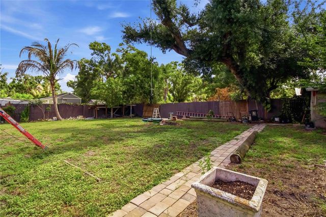 5727 11TH STREET E, Bradenton, FL 34203