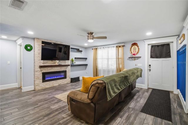 5727 11TH STREET E, Bradenton, FL 34203