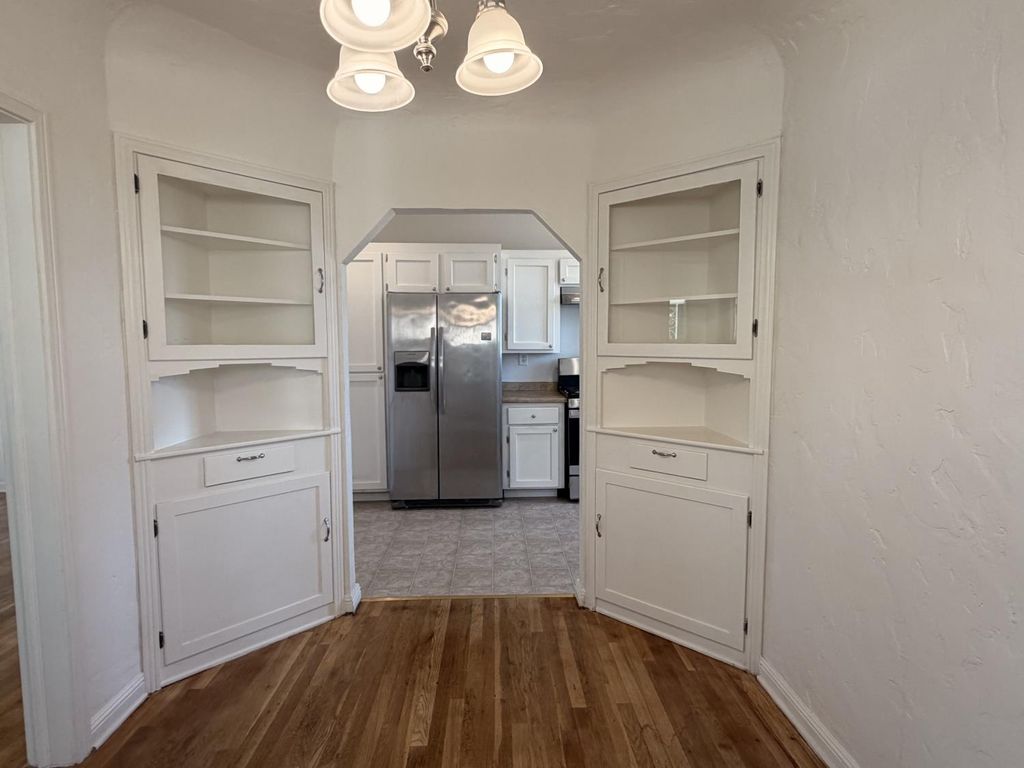 Image 10 of property listing at 410 N 3rd Street, Chowchilla, CA 93610